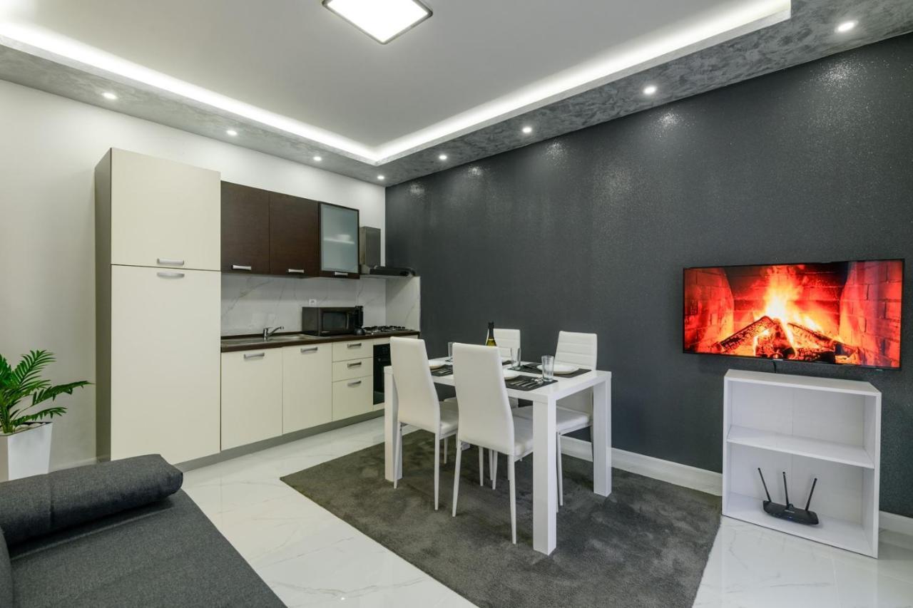 Gasthof Complex White *