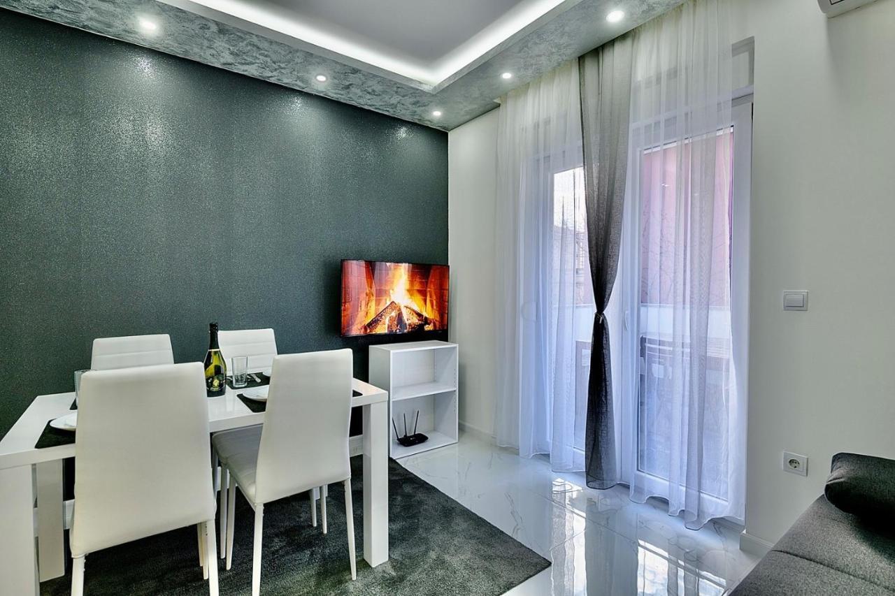 Complex White Gasthof *