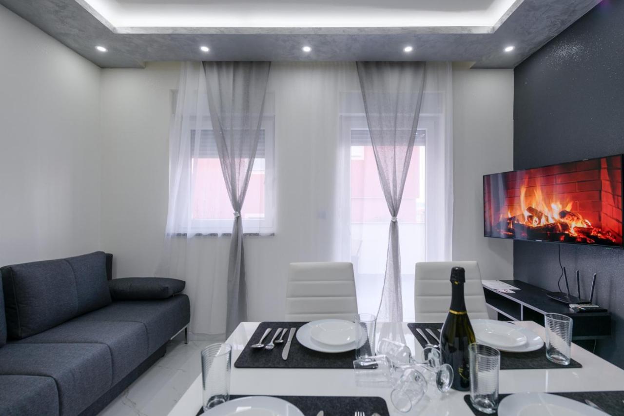 Complex White