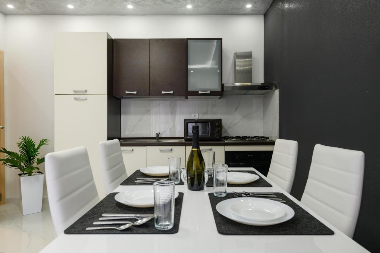 Gasthof Complex White *